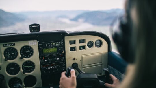 The benefits of using a flight simulator to teach flight control